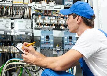 MONTAJES Y MANTENIMIENTOS